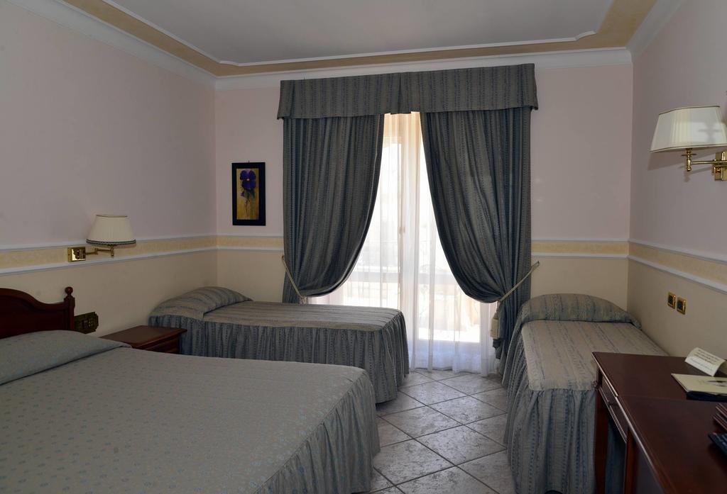 Afrodite Boutique Hotel Bovalino Marina Buitenkant foto