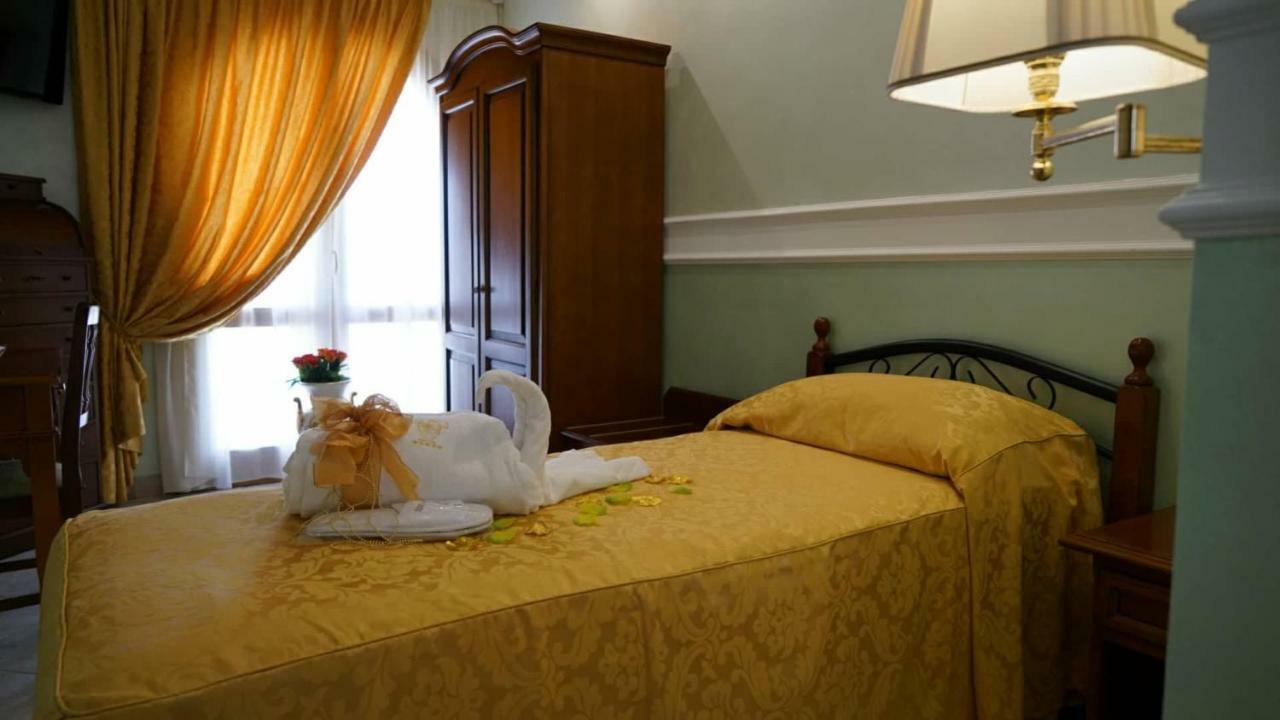 Afrodite Boutique Hotel Bovalino Marina Buitenkant foto