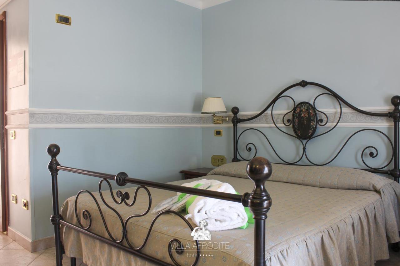 Afrodite Boutique Hotel Bovalino Marina Buitenkant foto